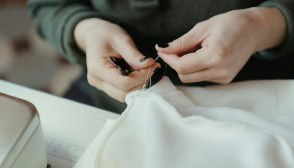 Benefits of Using a Dry Cleaner for Alterations